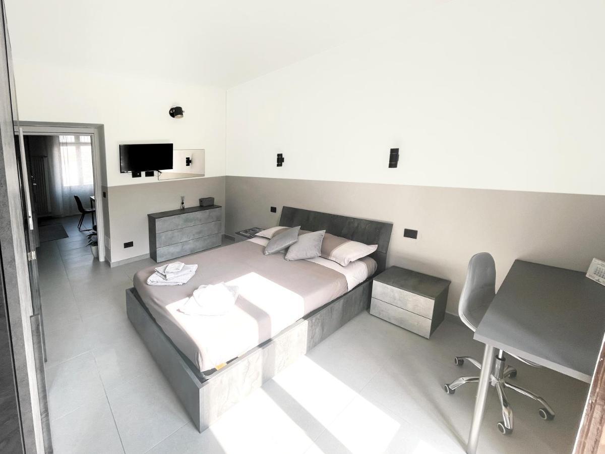 Апартаменти Porta Susa X6 - Freeparking Wi-Fi E Netflix Турин Екстер'єр фото